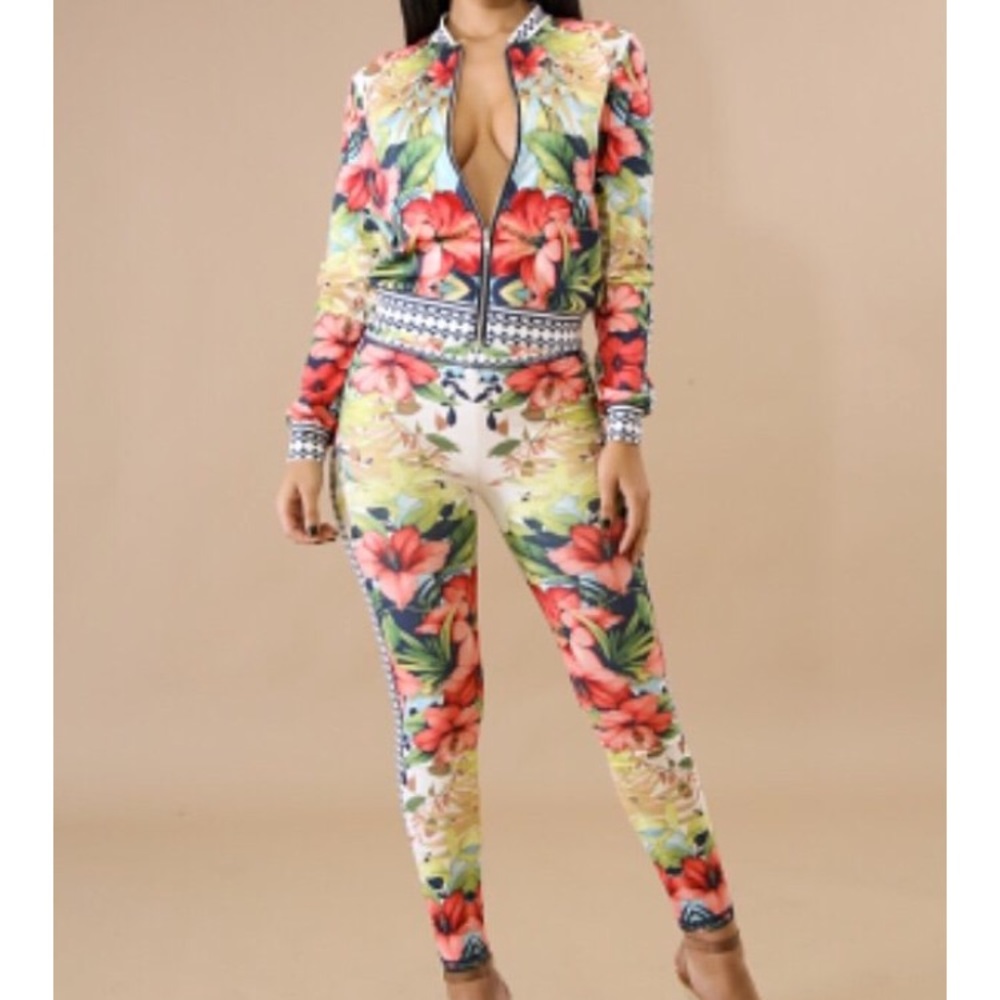 2 piece Symone set.....great stretch